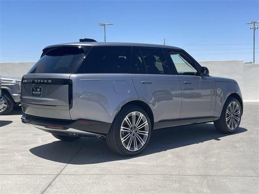 2025 Land Rover Range Rover P530 SE