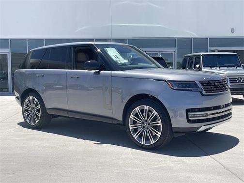 2025 Land Rover Range Rover P530 SE