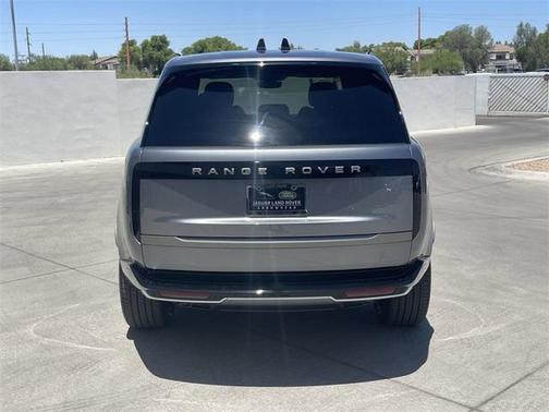 2025 Land Rover Range Rover P530 SE