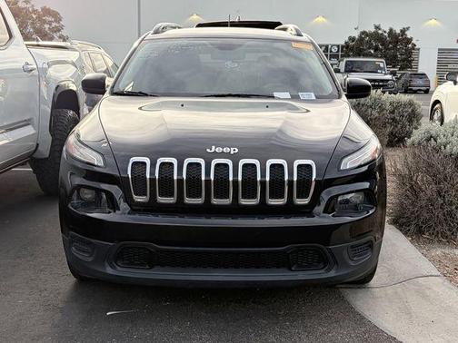 2016 Jeep Cherokee Sport
