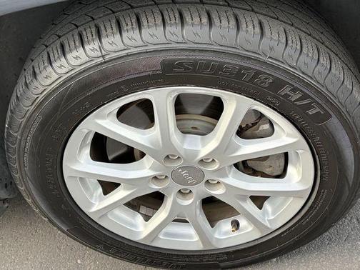 2016 Jeep Cherokee Sport