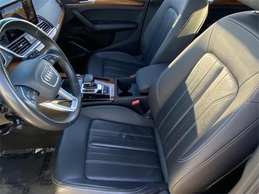 2023 Audi Q5 45 S line quattro Premium