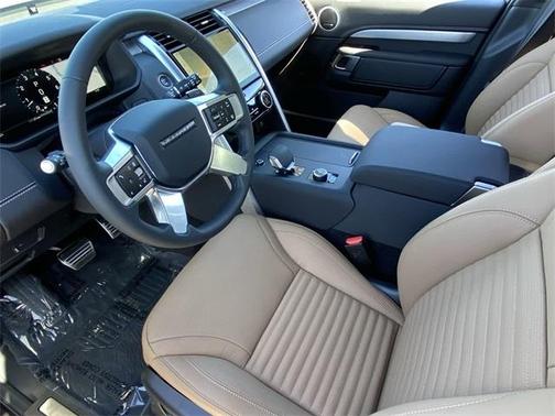 2025 Land Rover Discovery P360 Dynamic SE