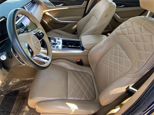 2022 Jaguar XF SE