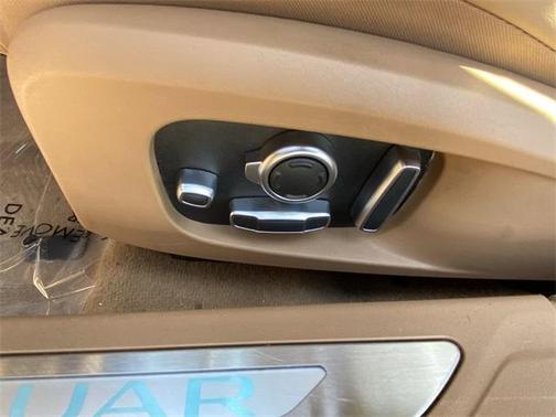 2022 Jaguar XF SE