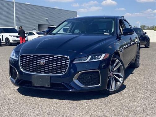 2022 Jaguar XF SE