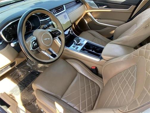 2022 Jaguar XF SE