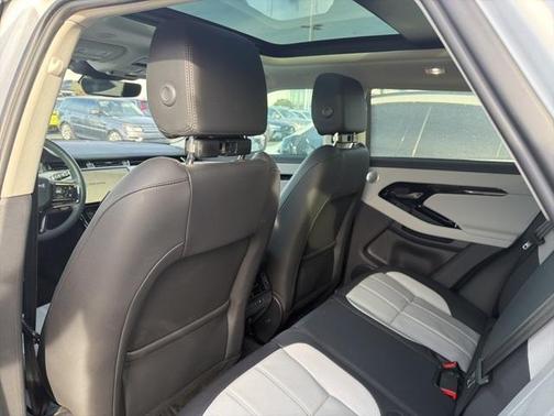 2025 Land Rover Range Rover Evoque Dynamic SE