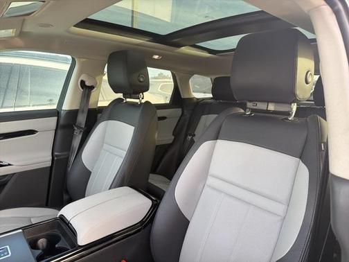 2025 Land Rover Range Rover Evoque Dynamic SE