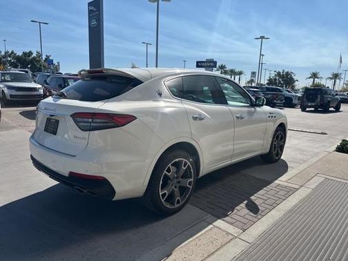 2023 Maserati Levante Modena