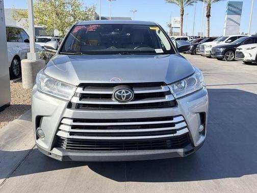 Celestial Silver Metallic 2019 Toyota Highlander LE Plus