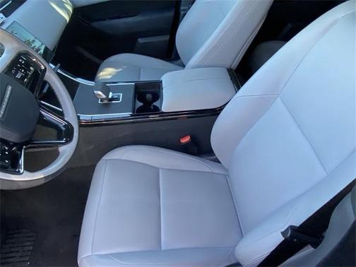 2024 Land Rover Range Rover Velar P250 Dynamic SE