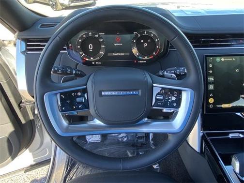 2025 Land Rover Range Rover P530 SE