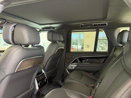 2025 Land Rover Range Rover P530 Autobiography