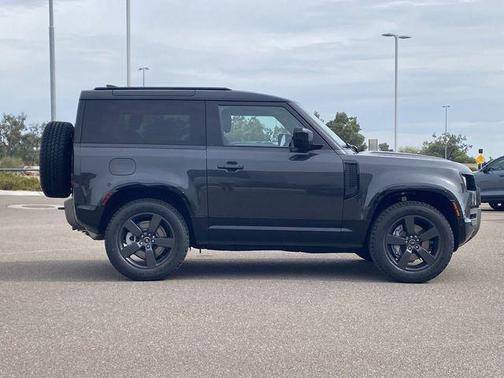 2023 Land Rover Defender 90 X-Dynamic SE