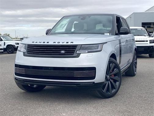 2025 Land Rover Range Rover P615 SV
