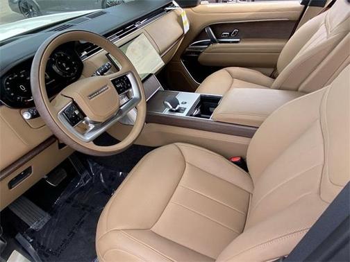 2025 Land Rover Range Rover P550e SE