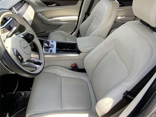 2021 Jaguar XF SE
