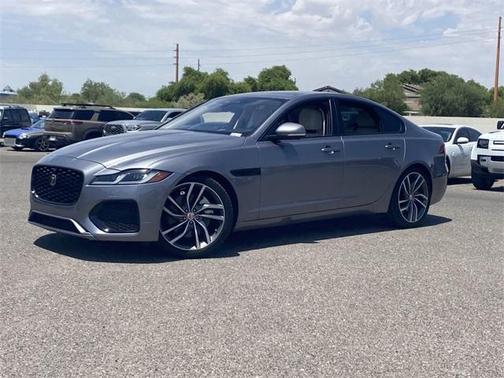 2021 Jaguar XF SE