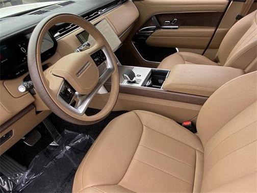 2025 Land Rover Range Rover P550e SE