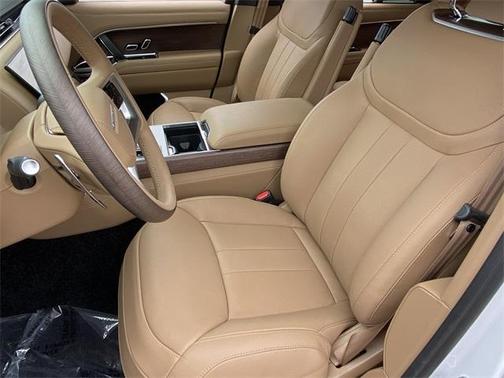 2025 Land Rover Range Rover P550e SE