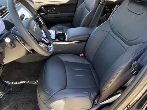 2025 Land Rover Range Rover Sport P360 SE