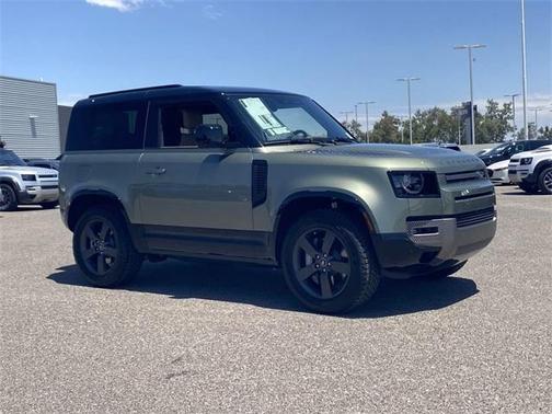 2025 Land Rover Defender P400 X-Dynamic SE