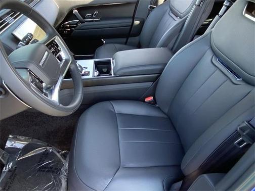 2025 Land Rover Range Rover P615 SV