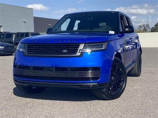 2025 Land Rover Range Rover P615 SV