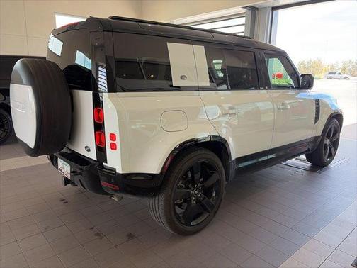 Fuji White 2023 Land Rover Defender 110 X-Dynamic SE