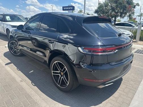 2021 Porsche Macan Base