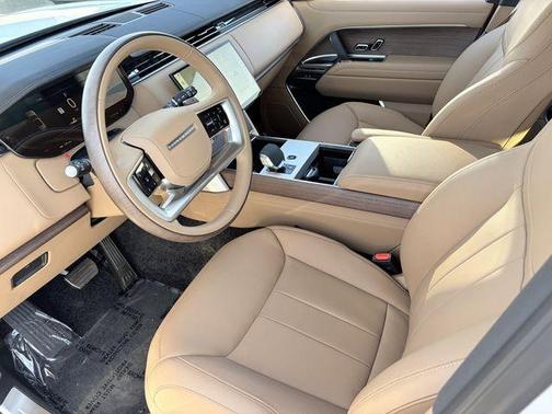 Ostuni Pearl White 2026 Land Rover Range Rover P530 SE