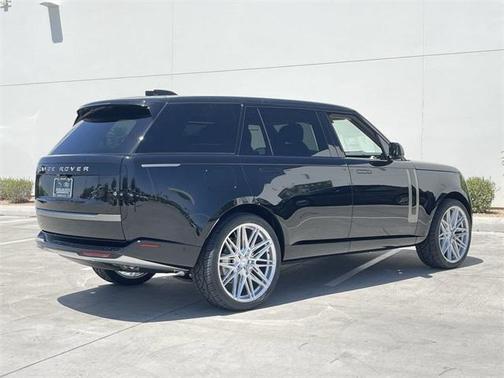 2025 Land Rover Range Rover P530 SE 7 Seat
