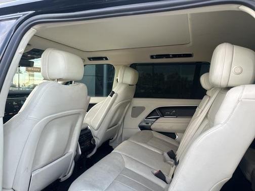 2023 Land Rover Range Rover SE