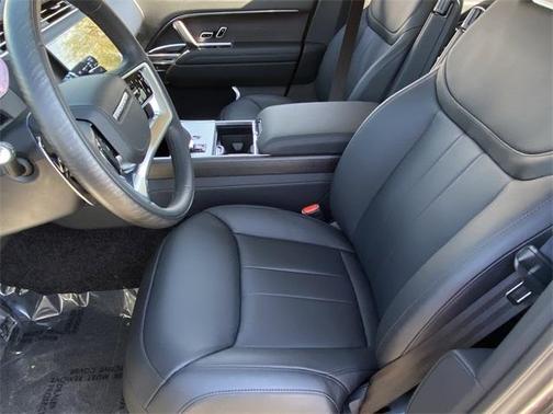 2025 Land Rover Range Rover P530 SE 7 Seat