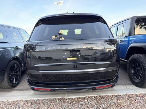 2025 Land Rover Range Rover P400 SE