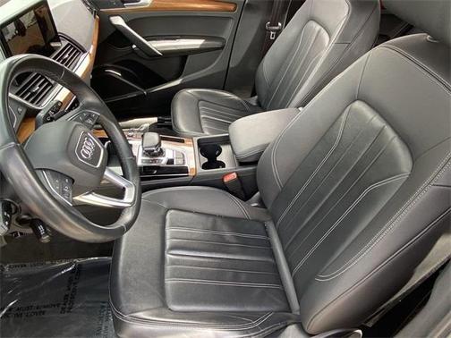 2023 Audi Q5 45 S line quattro Premium