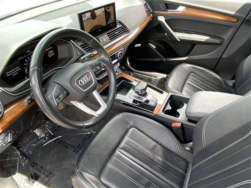 2023 Audi Q5 45 S line quattro Premium
