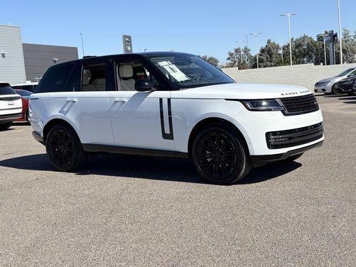 2026 Land Rover Range Rover P530 SE