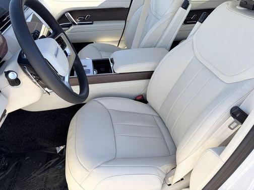 2026 Land Rover Range Rover P530 SE