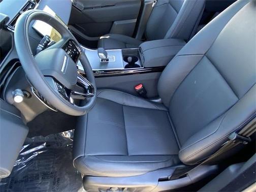 2025 Land Rover Range Rover Velar P400 Dynamic SE