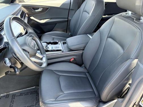 Night Black 2021 Audi Q8 55 Premium