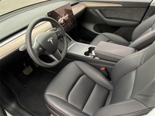 2025 Tesla Model Y Long Range