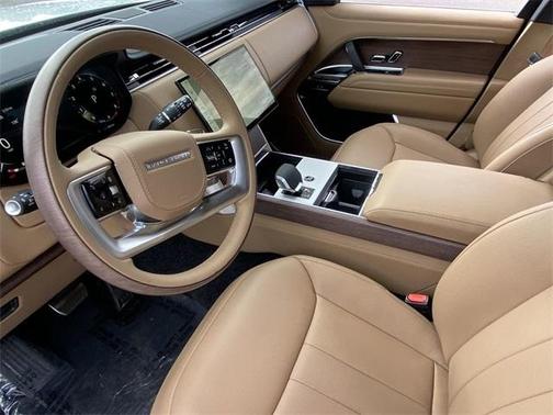 2025 Land Rover Range Rover P530 SE