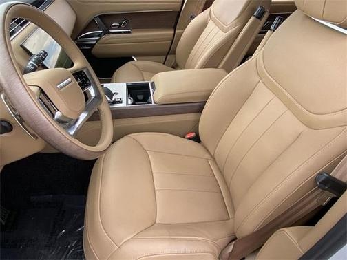 2025 Land Rover Range Rover P530 SE