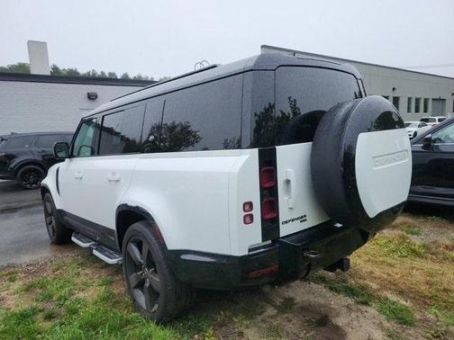 2023 Land Rover Defender X-Dynamic SE