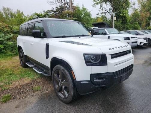 2023 Land Rover Defender X-Dynamic SE