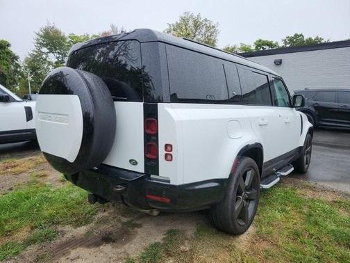 2023 Land Rover Defender X-Dynamic SE