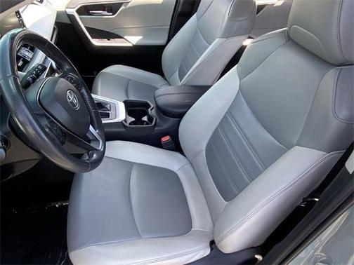 2019 Toyota RAV4 XLE Premium