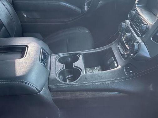 Silver Ice Metallic 2019 Chevrolet Suburban LT